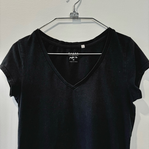 🛍️4 for 20$ / Guess V Neck Short Sleeve Tee / Black / M - Picture 2 of 9